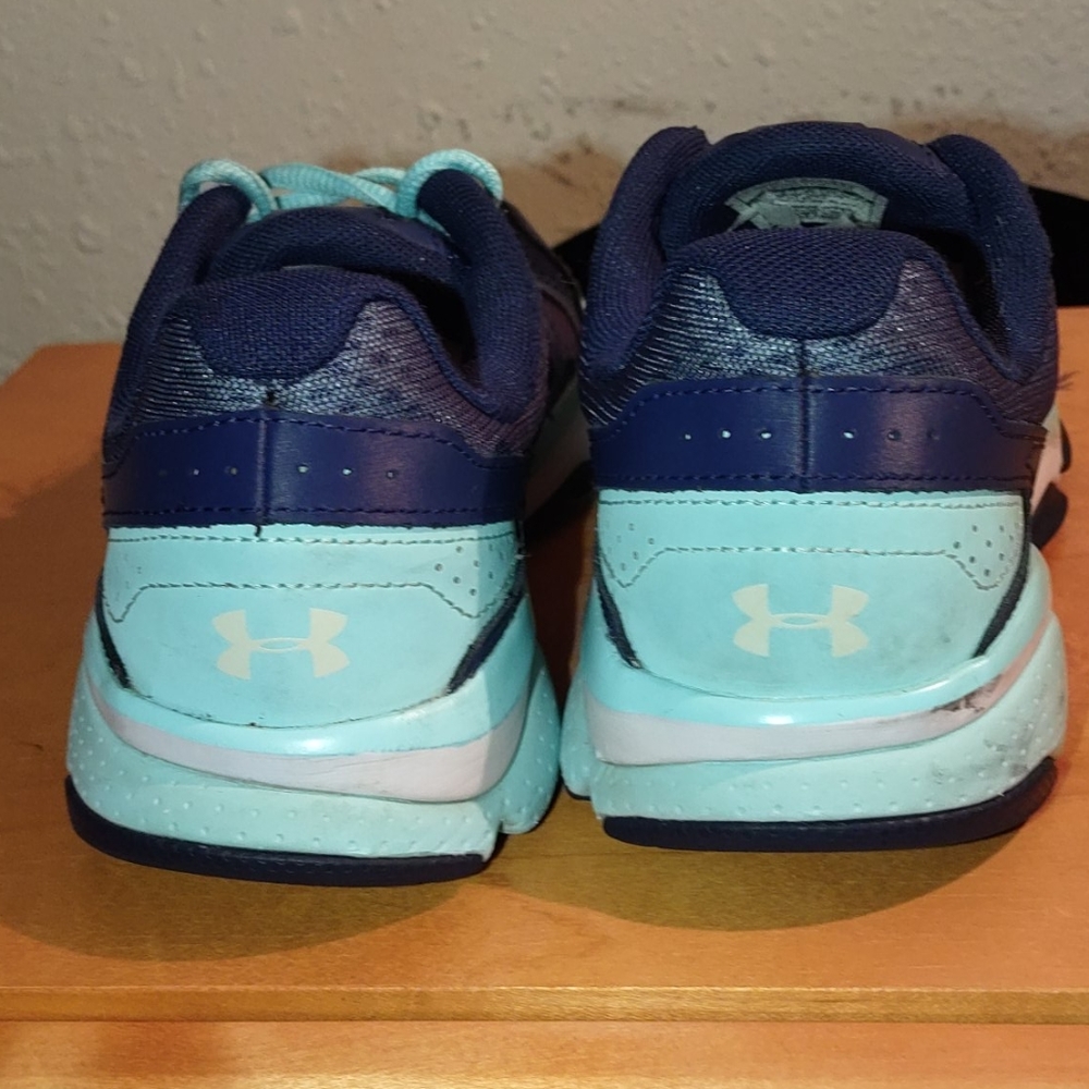 Under Armor Womans 8.5 Running Shoes - image 2